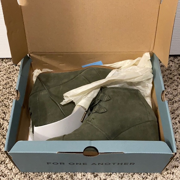 Toms Shoes - Toms Wedges Perfect Condition